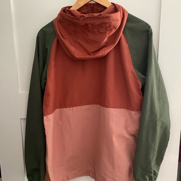 L.L. Bean Women's Mountain Classic Anorak - Picture 3 of 6